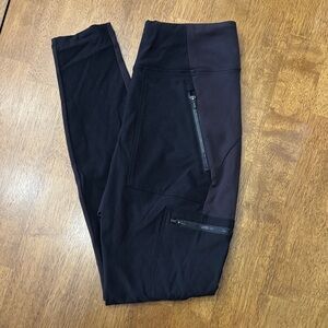 Athleta Headlands Hybrid High Rise Cargo
Legging NWOT